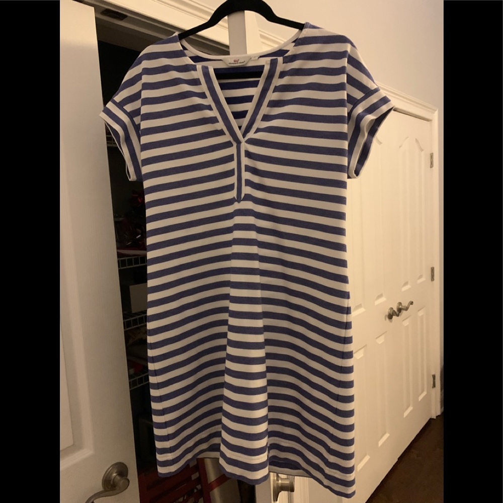 EUC vineyard vines casual dress.